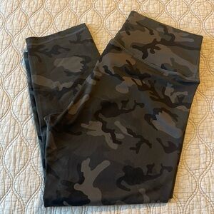 Zia forest camo crop leggings